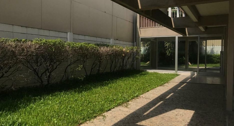 For rent 3 ベッドルーム house in Watthana, Bangkok