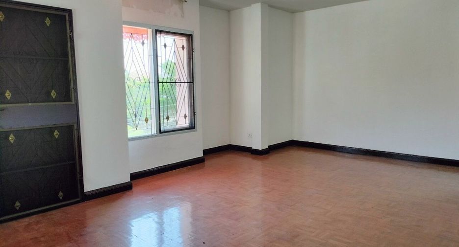 出售 4 卧室 独立屋 在 Bang Sao Thong, Samut Prakan