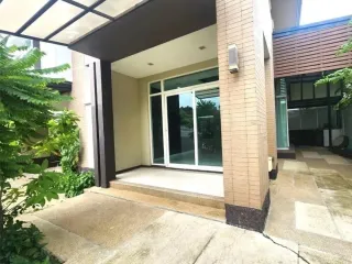 For sale 5 bedrooms townhouse in Taling Chan, Bangkok