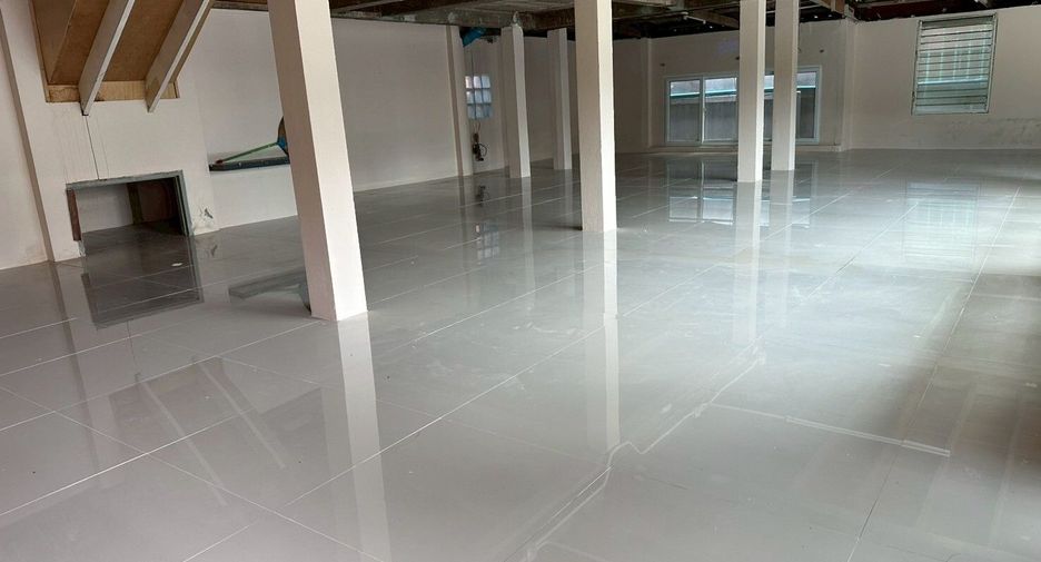 Haus zur Miete mit 3 Zimmer in Watthana, Bangkok