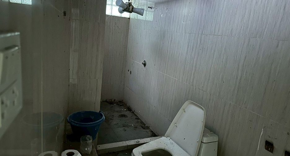 Haus zur Miete mit 3 Zimmer in Watthana, Bangkok