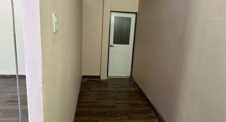 Haus zur Miete mit 3 Zimmer in Watthana, Bangkok