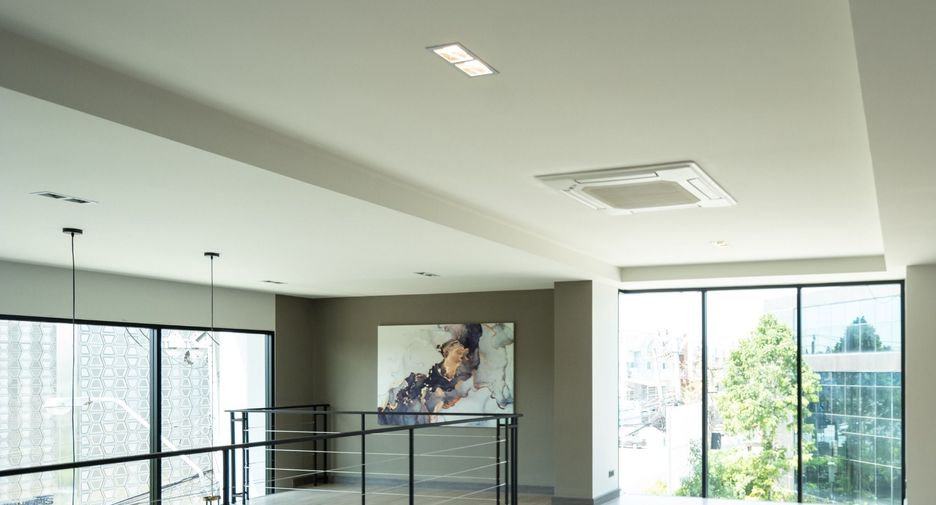 Haus zum Kauf mit 5 Zimmer in Bang Kapi, Bangkok