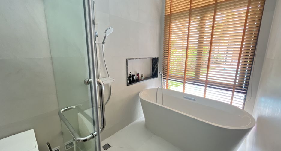 For rent 6 bedrooms villa in Mueang Phuket, Phuket