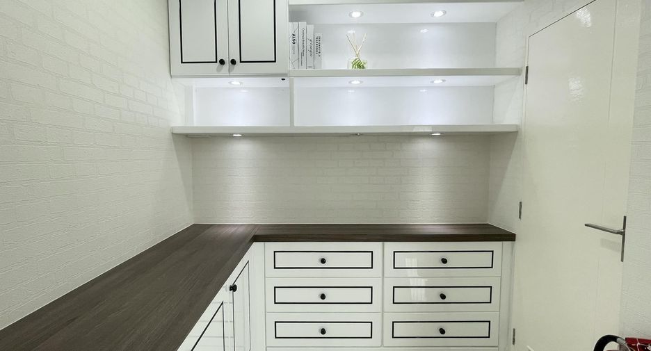 For rent and for sale 2 bedrooms townhouse in Bang Phli, Samut Prakan