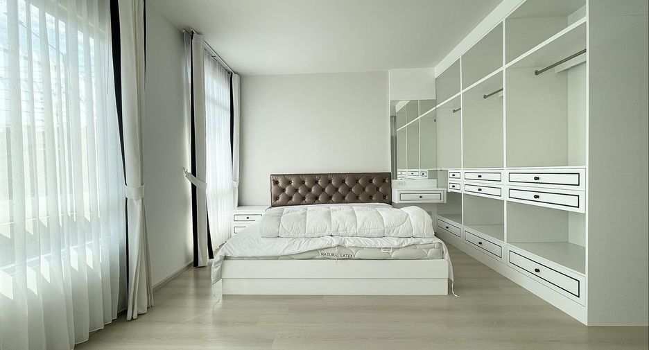 For rent and for sale 2 bedrooms townhouse in Bang Phli, Samut Prakan