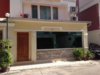 Casa adosada en venta de 6 habitaciones en Bang Na, Bangkok