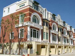 For sale 6 bedrooms townhouse in Bang Na, Bangkok