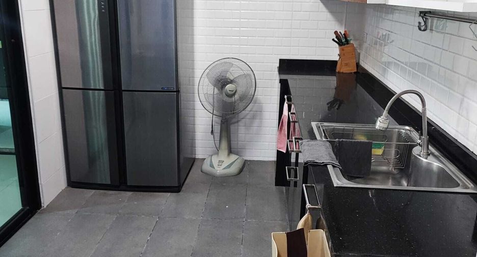 Haus zur Miete mit 3 Zimmer in Mueang Phuket, Phuket