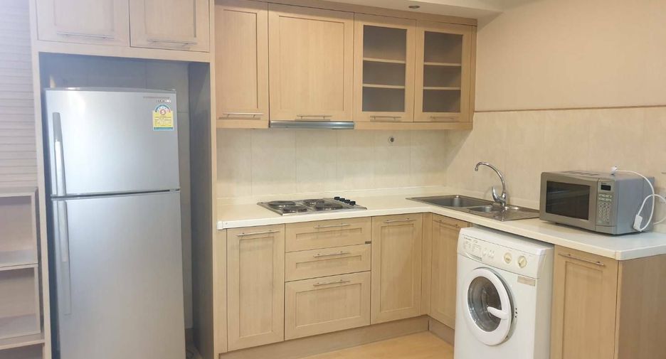 For rent 2 bedrooms condo in Watthana, Bangkok