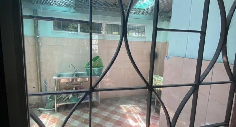 出租 2 卧室 独立屋 在 Chatuchak, 曼谷