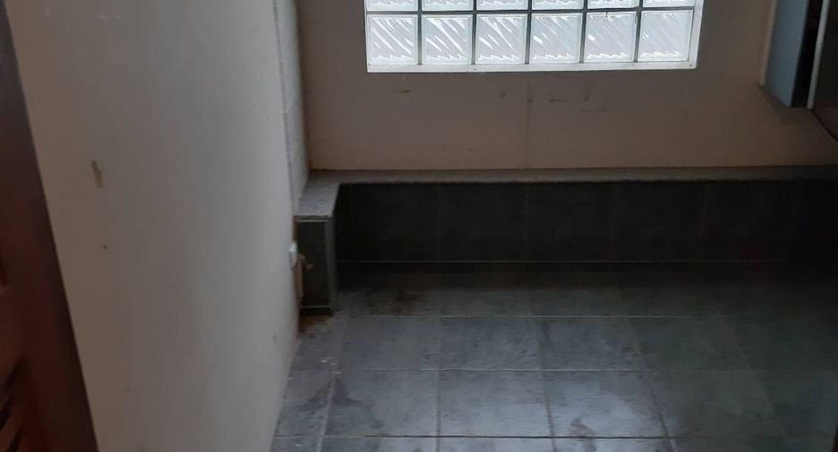 Oficina en venta en Huai Khwang, Bangkok