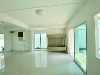 Reihenhaus zum Kauf mit 3 Zimmer in Phra Samut Chedi, Samut Prakan