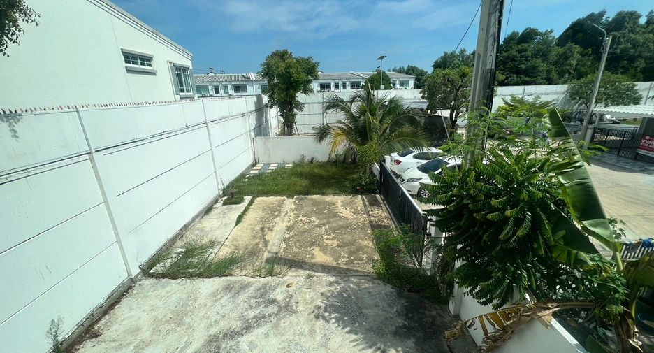 For sale 3 bedrooms townhouse in Phra Samut Chedi, Samut Prakan