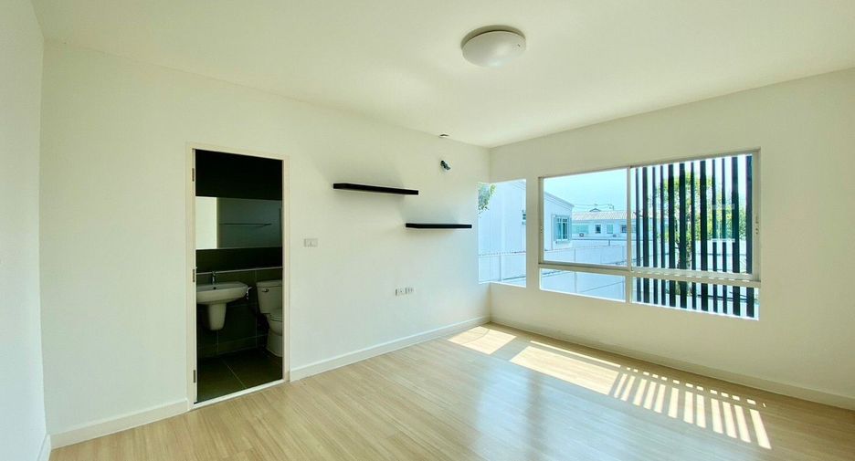 For sale 3 bedrooms townhouse in Phra Samut Chedi, Samut Prakan