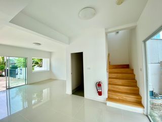 Reihenhaus zum Kauf mit 3 Zimmer in Phra Samut Chedi, Samut Prakan