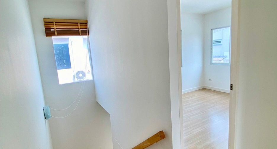 For sale 3 bedrooms townhouse in Phra Samut Chedi, Samut Prakan