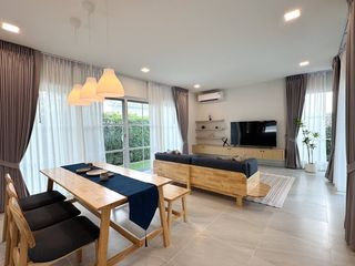 出租 3 卧室 联排别墅 在 Bang Phli, Samut Prakan