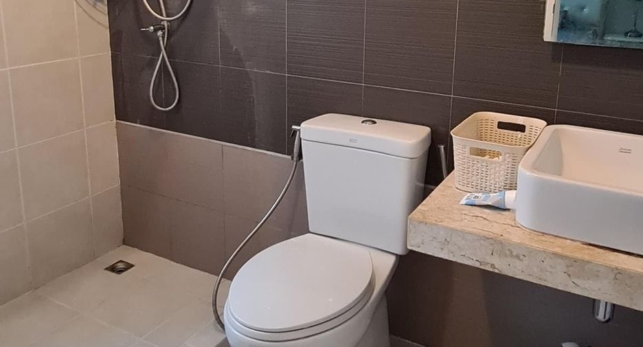 For sale 3 bedrooms townhouse in Bang Khun Thian, Bangkok