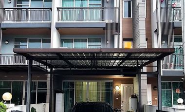 For sale 3 bedrooms townhouse in Bang Khun Thian, Bangkok
