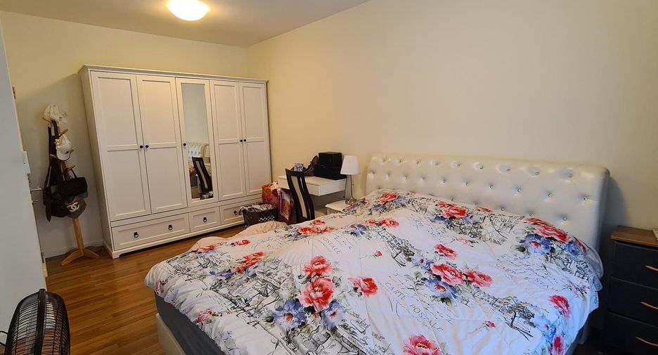For sale 3 bedrooms townhouse in Bang Khun Thian, Bangkok