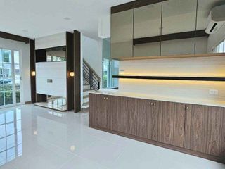 For sale and for rent 4 bedrooms house in Taling Chan, Bangkok
