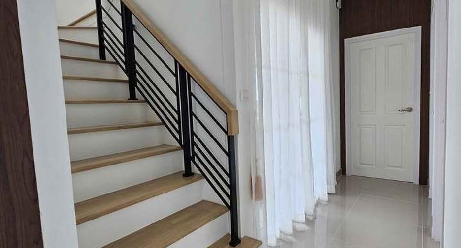 À vendre et à louer 4 chambres maison à Taling Chan, Bangkok
