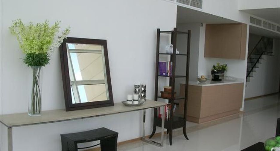 ให้เช่า 4 ห้องนอน คอนโด ใน สาทร, กรุงเทพฯ