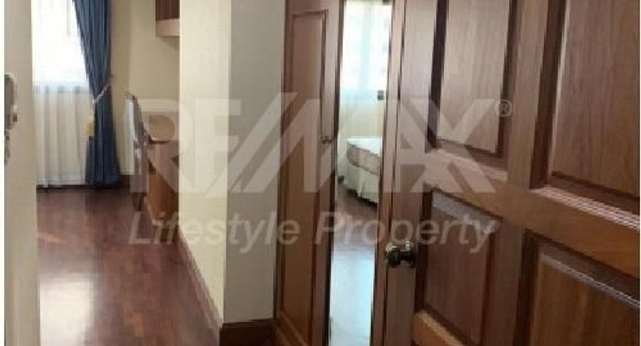 Condo en alquiler de 3 habitaciones en Watthana, Bangkok