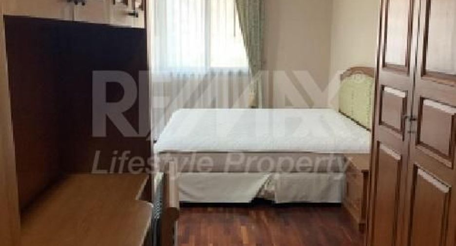 Condo en alquiler de 3 habitaciones en Watthana, Bangkok
