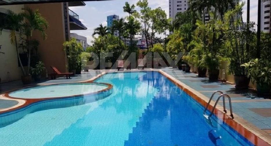 Condo en alquiler de 3 habitaciones en Watthana, Bangkok