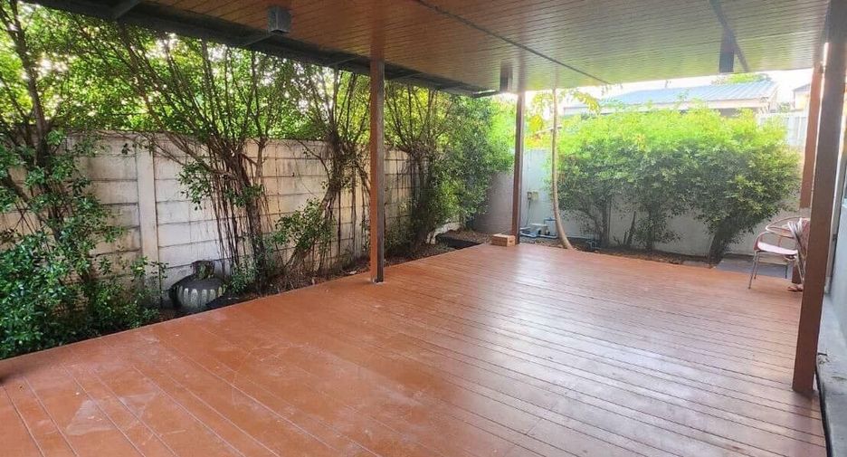 Reihenhaus zum Kauf mit 3 Zimmer in Khlong Sam Wa, Bangkok
