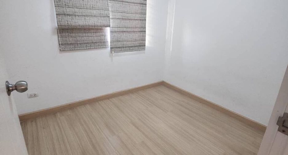 Reihenhaus zum Kauf mit 3 Zimmer in Khlong Sam Wa, Bangkok