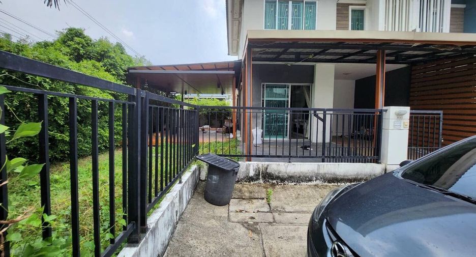 Reihenhaus zum Kauf mit 3 Zimmer in Khlong Sam Wa, Bangkok