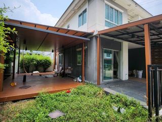Reihenhaus zum Kauf mit 3 Zimmer in Khlong Sam Wa, Bangkok