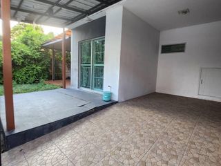 Reihenhaus zum Kauf mit 3 Zimmer in Khlong Sam Wa, Bangkok