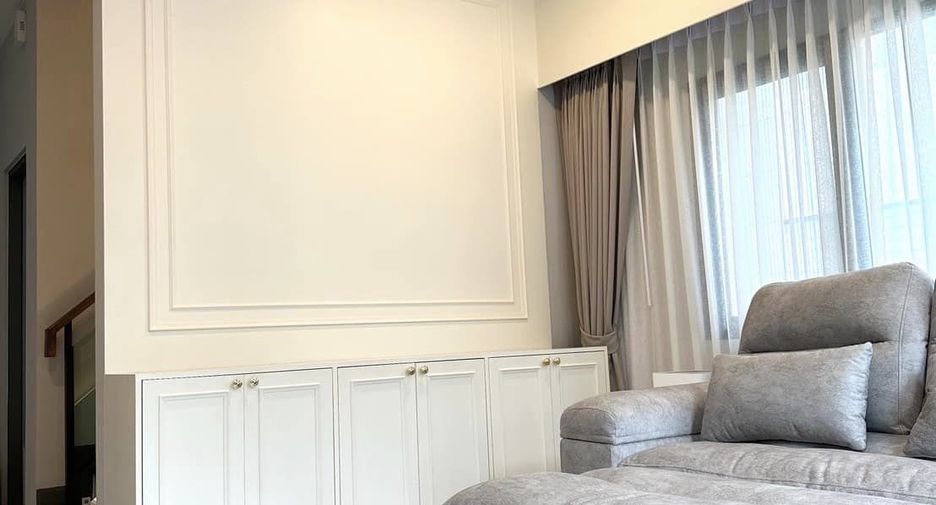 Casa en alquiler de 4 habitaciones en Bang Phli, Samut Prakan