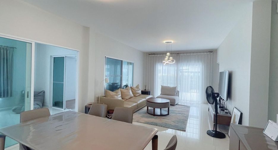 For rent 4 bedrooms house in Mueang Phuket, Phuket