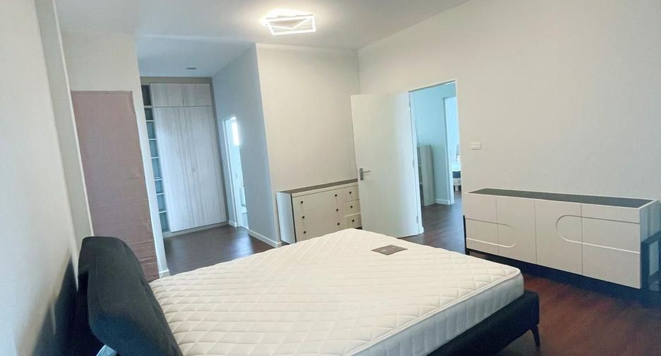 For rent 4 bedrooms house in Mueang Phuket, Phuket