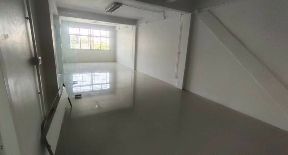 Gewerbefläche zur Miete in Yan Nawa, Bangkok