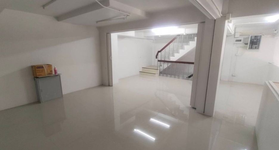 Gewerbefläche zur Miete in Yan Nawa, Bangkok