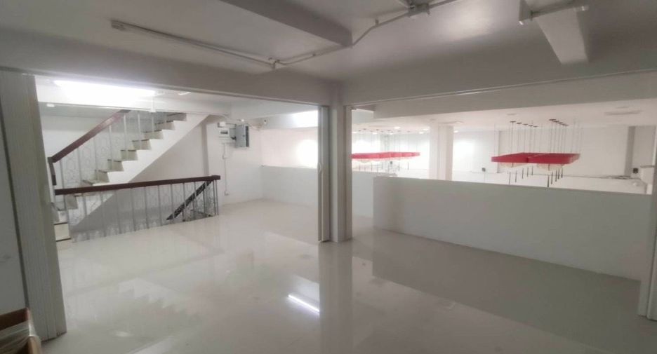 Gewerbefläche zur Miete in Yan Nawa, Bangkok