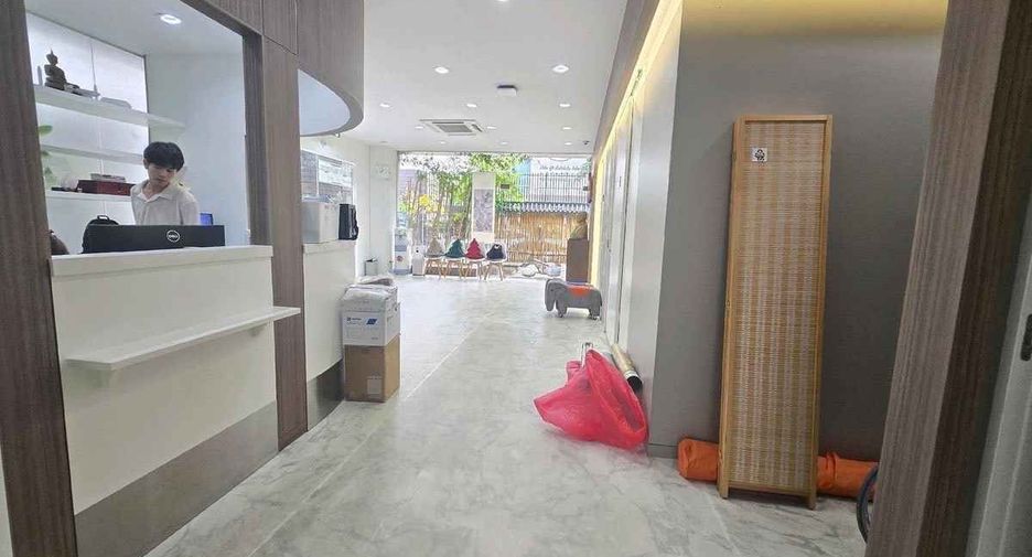 For rent 4 bedrooms office in Prawet, Bangkok