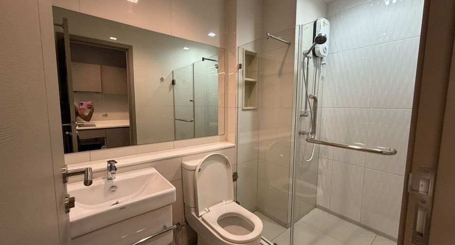 Wohnung zur Miete mit Studio in Huai Khwang, Bangkok