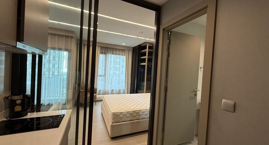 Wohnung zur Miete mit Studio in Huai Khwang, Bangkok