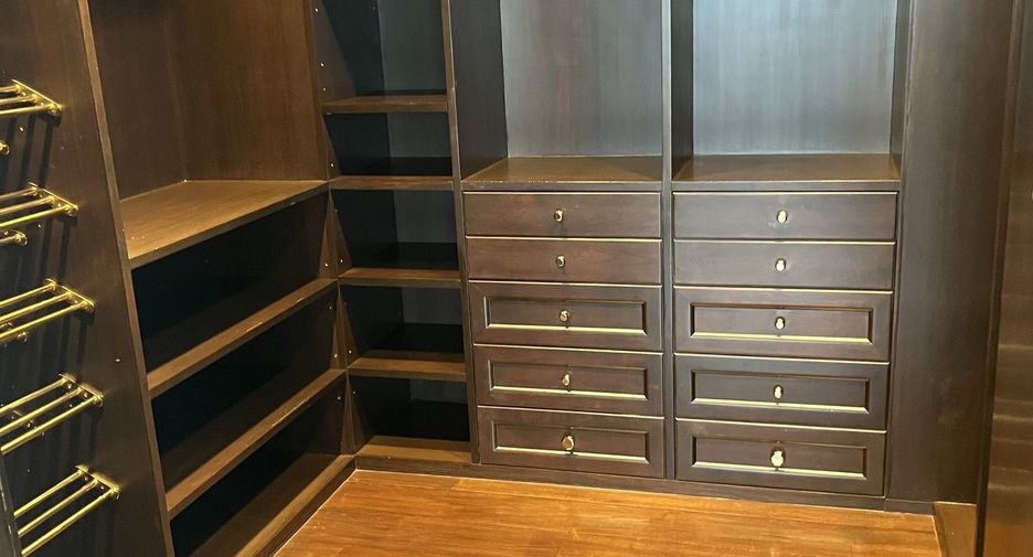 Продажа 3 спальни кондо в Сатхон, Бангкок