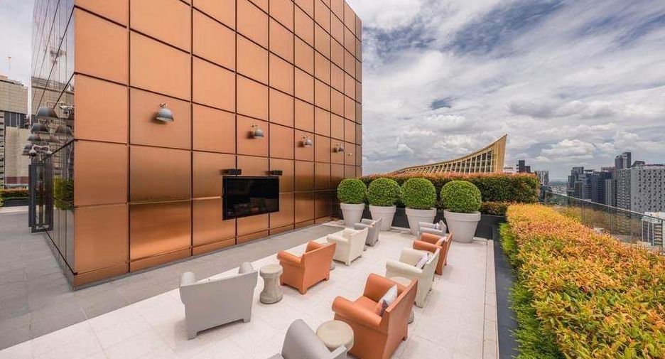 For rent 3 bedrooms condo in Watthana, Bangkok