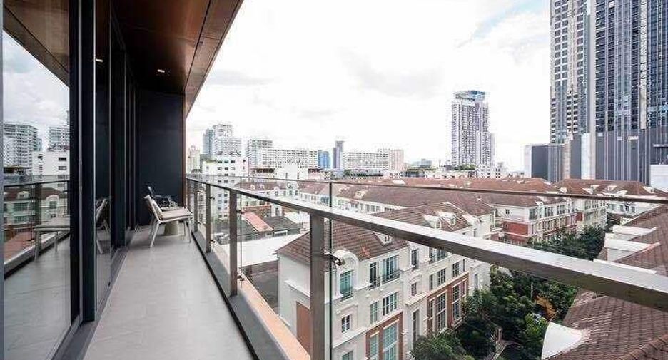 For rent 3 bedrooms condo in Watthana, Bangkok