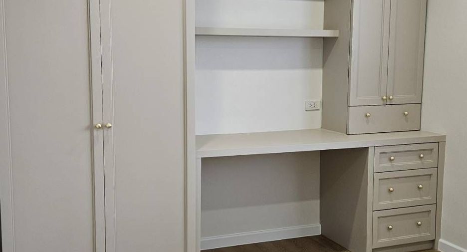 For rent 3 bedrooms townhouse in Suan Luang, Bangkok