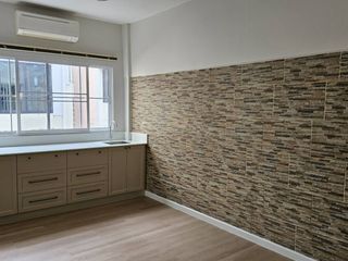 Reihenhaus zur Miete mit 3 Zimmer in Suan Luang, Bangkok